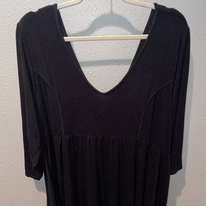 Torrid Size 4 Babydoll Tee - Super Soft Black with v-neck in front and back